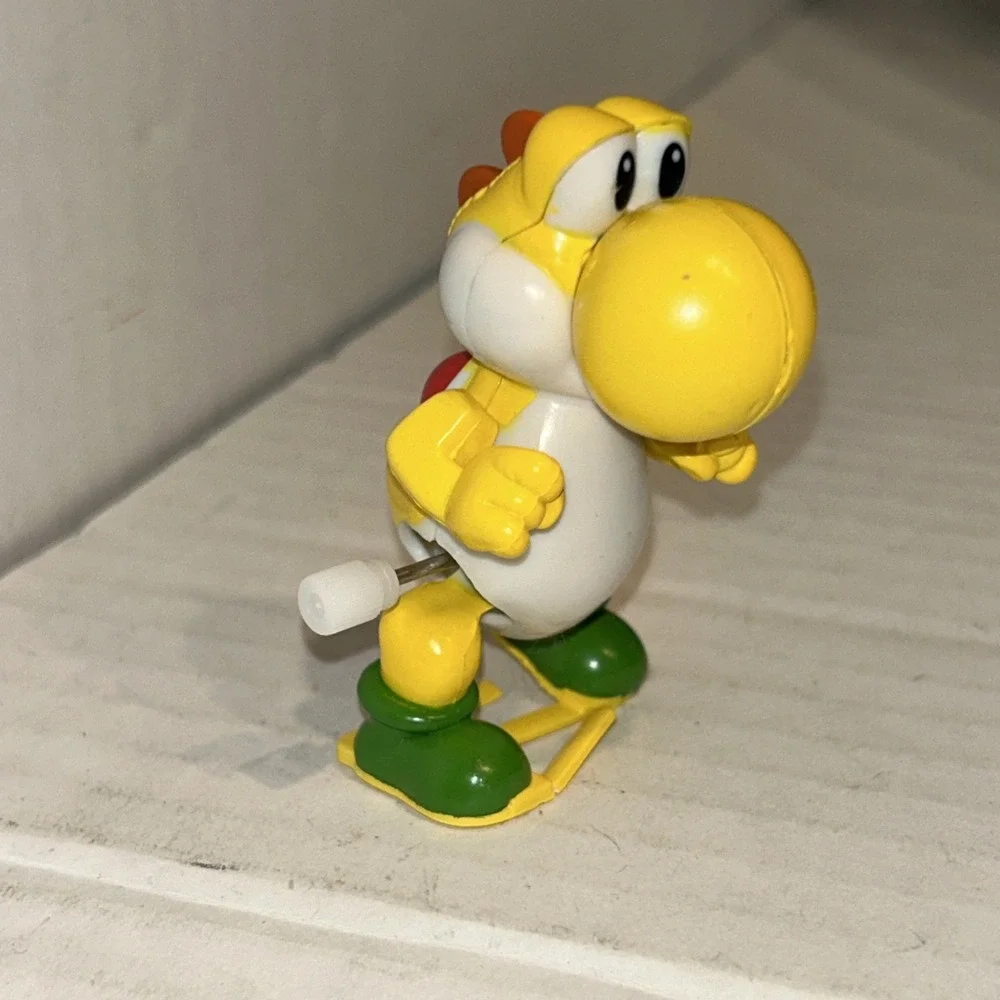 SUPER‎ MARIO YOSHI Figure Wind Up Burger King Toy